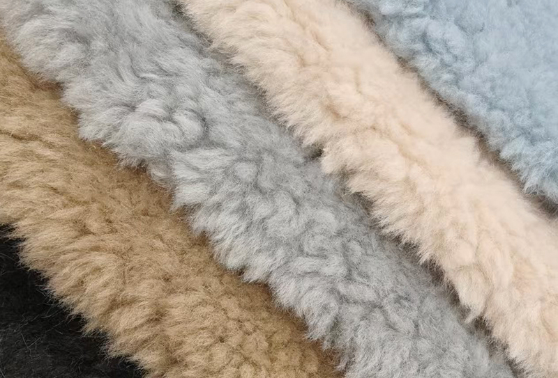 900 mg * 160 cm Küçük bulut peluş büyük parçacık peluş kumaş giyim için uygun