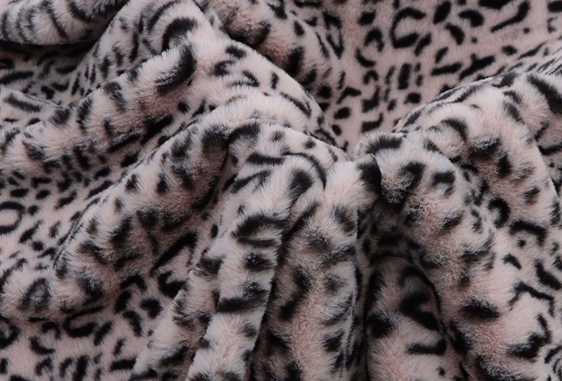 500 mg * 160 cm Leopar döngü tavşan kürkü baskı peluş kumaş 500 mg * 160 cm Leopar döngü tavşan kürkü baskı peluş kumaş