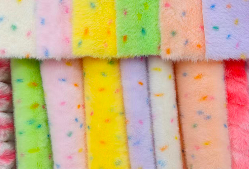 Renkli noktalı saf polyester suni vizon baskı Renkli noktalı saf polyester suni vizon baskı